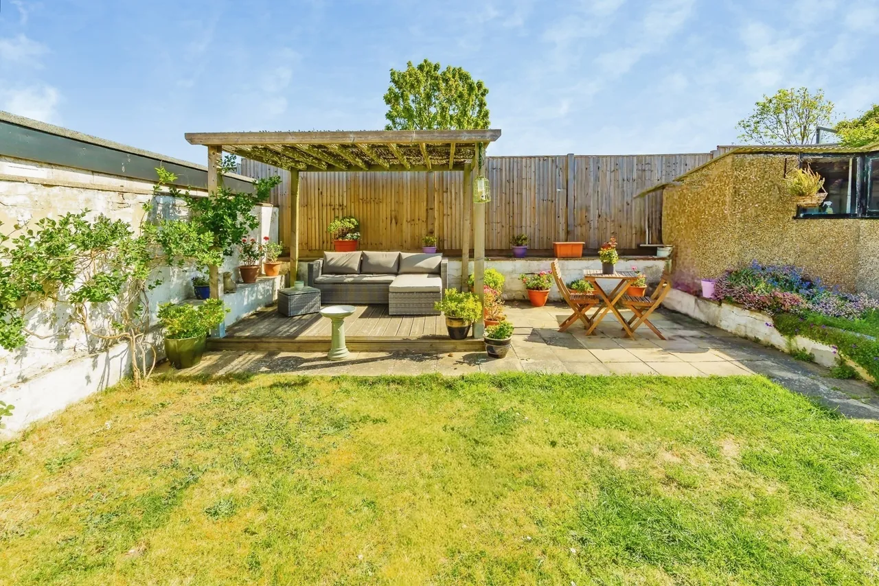 Sunny Rise, Chaldon, Caterham, Surrey, CR3, photo 6