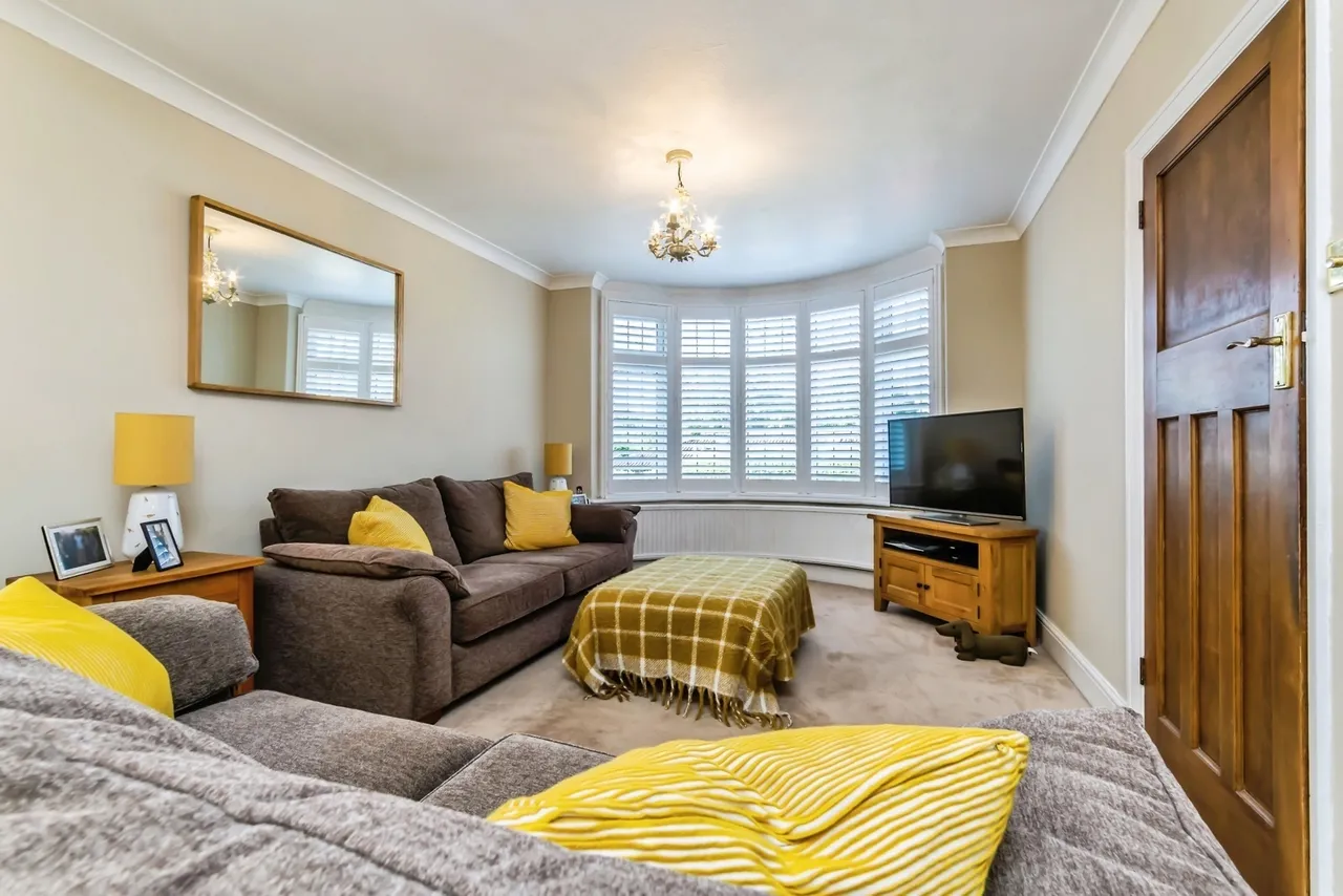 Sunny Rise, Chaldon, Caterham, Surrey, CR3, photo 2