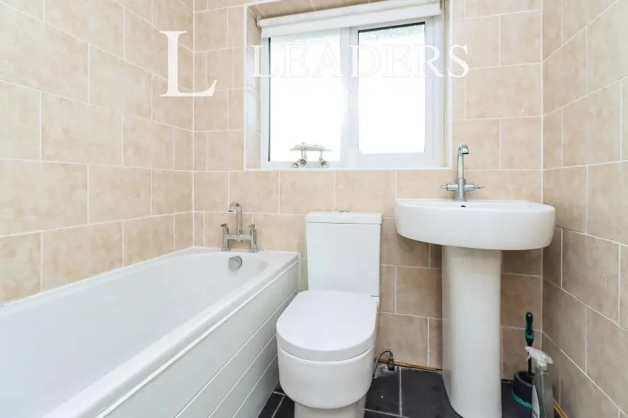 Housesteads Drive, Hoole, CH2, photo 7