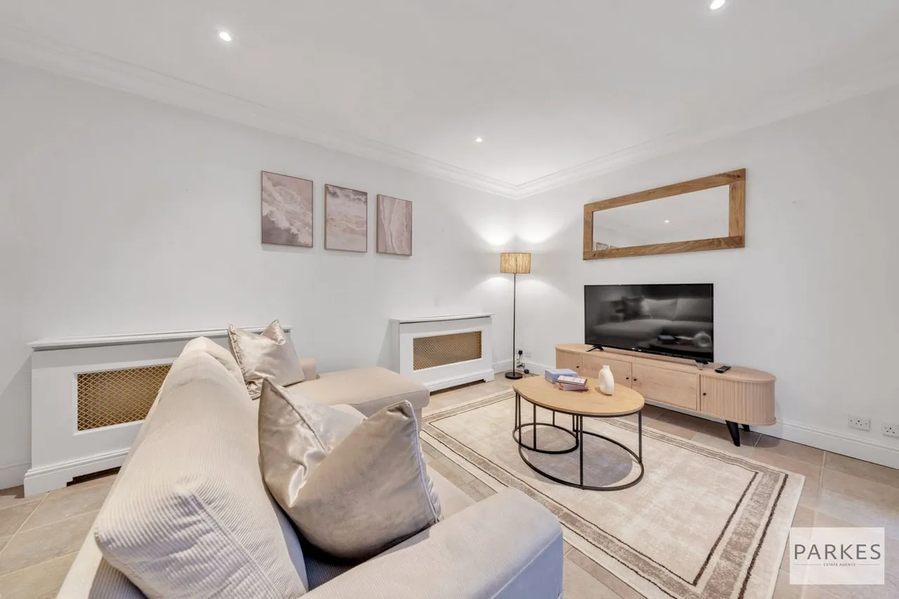 2 bed flat to rent — Beaufort Gardens, London, SW3 1PS