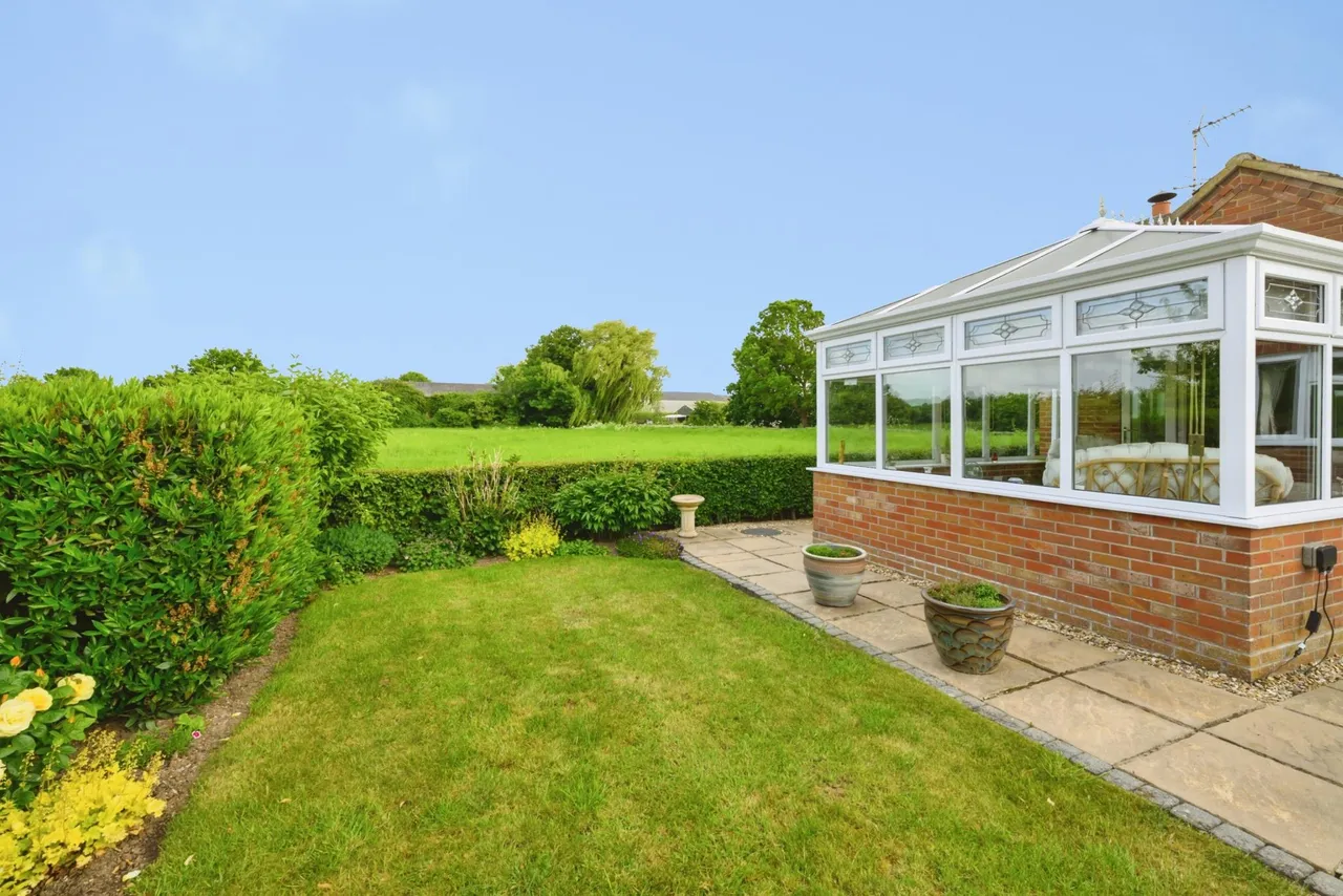 Bells Drove, Sutton Saint James, PE12, photo 19