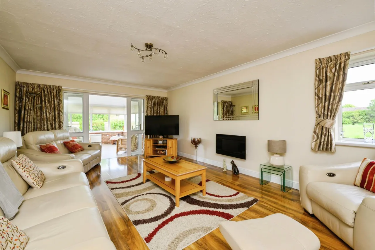 Bells Drove, Sutton Saint James, PE12, photo 4