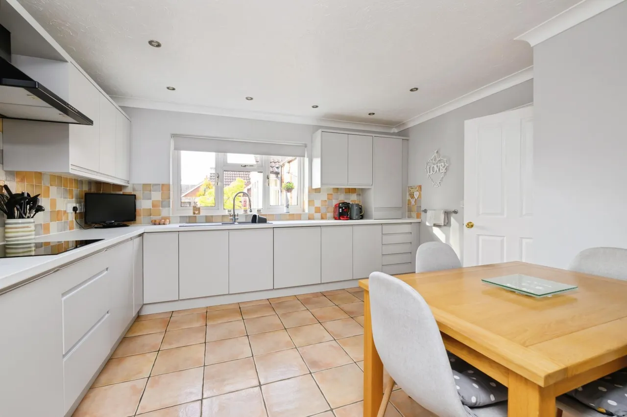Bells Drove, Sutton Saint James, PE12, photo 6