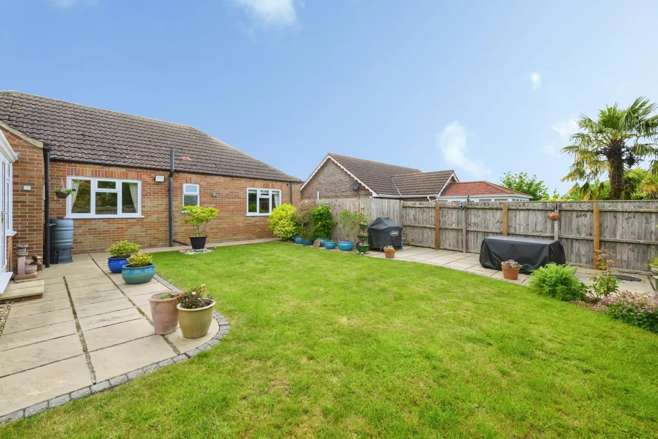 Bells Drove, Sutton Saint James, PE12, photo 18