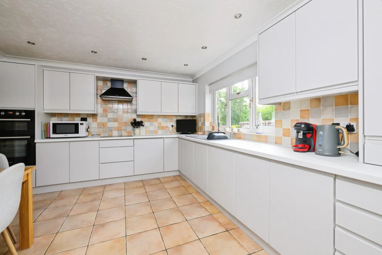 Bells Drove, Sutton Saint James, PE12, photo 8