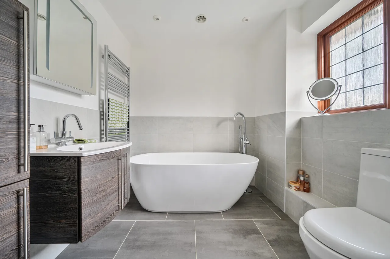 Oaklands, Leatherhead, KT22, photo 11