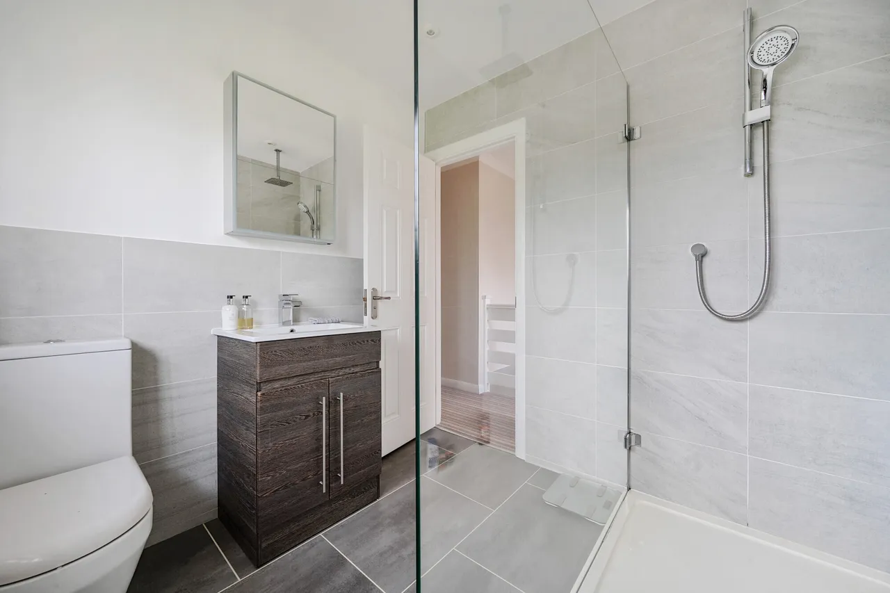 Oaklands, Leatherhead, KT22, photo 9