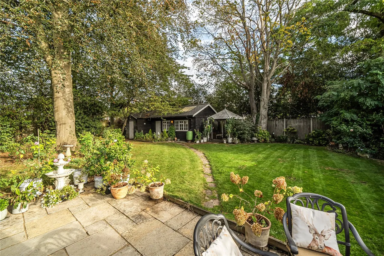 Azalea Walk, Pinner, HA5, photo 18