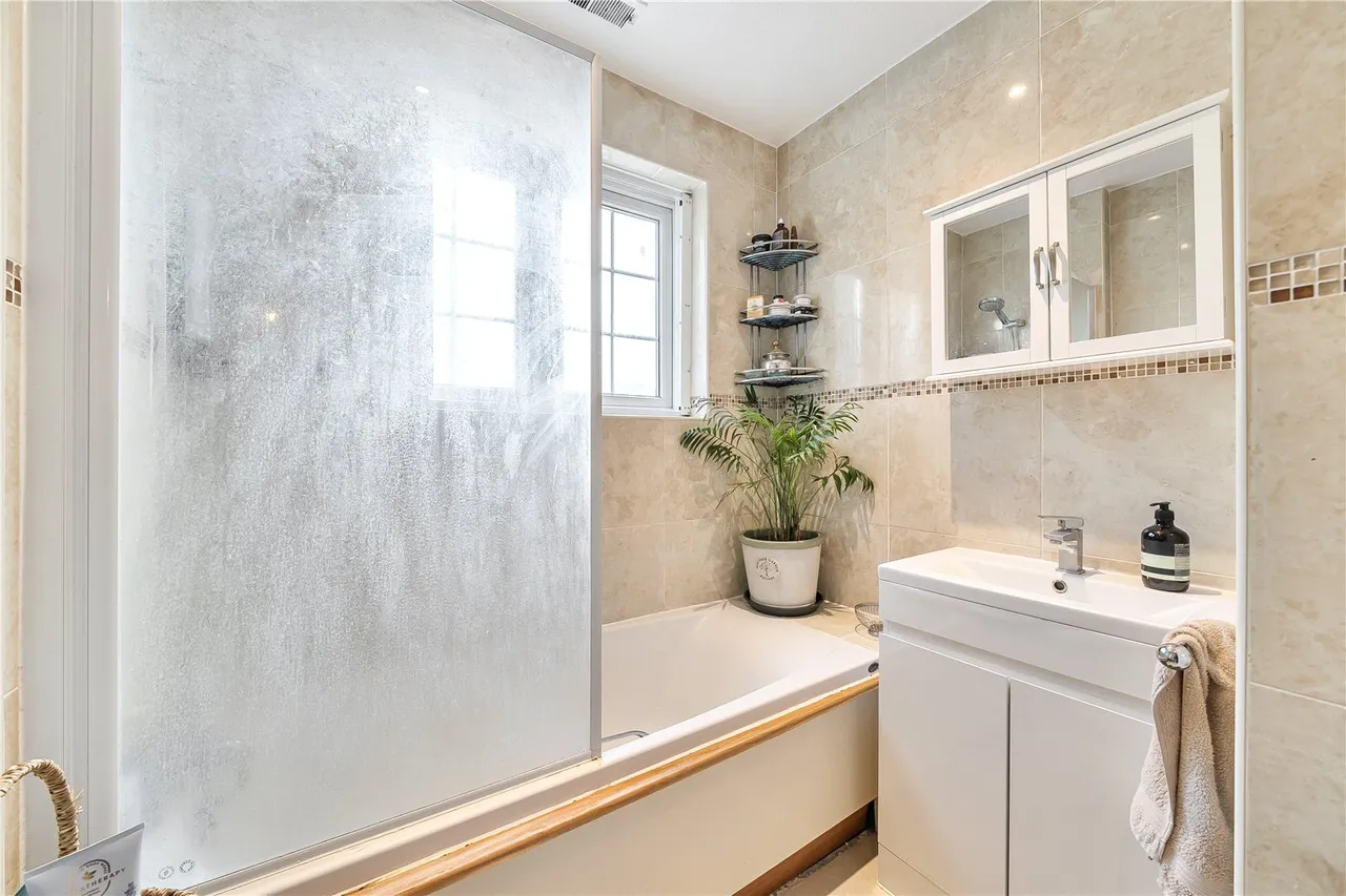 Azalea Walk, Pinner, HA5, photo 17
