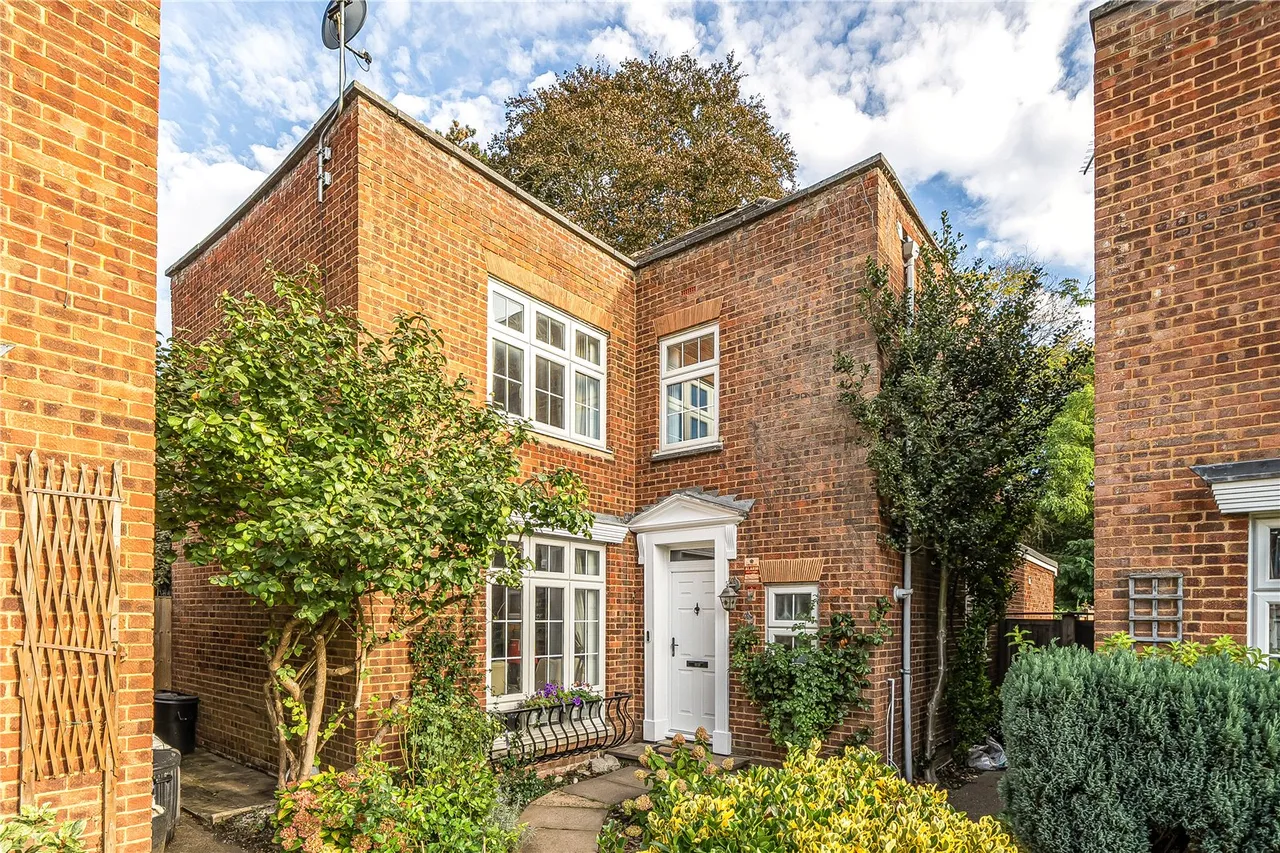 Azalea Walk, Pinner, HA5, photo 20