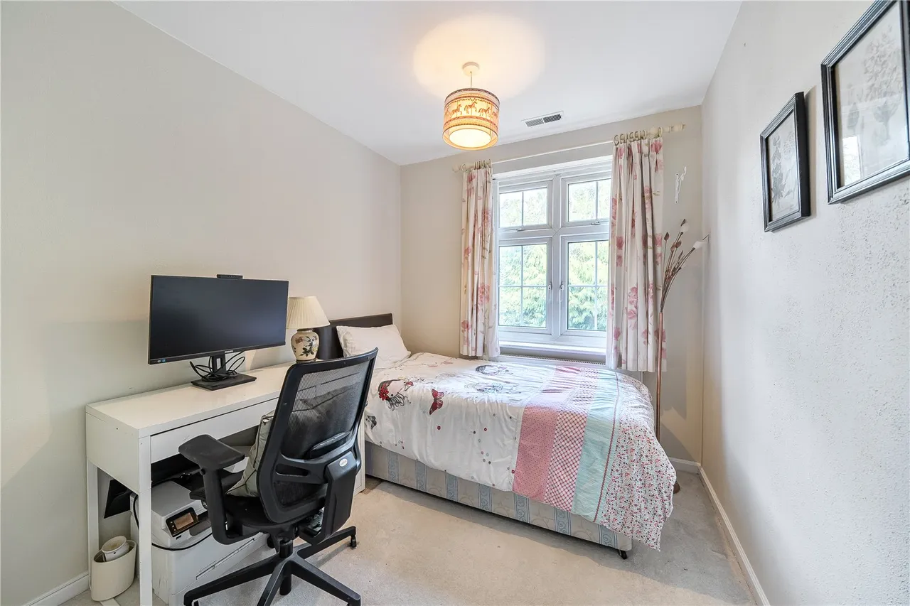 Azalea Walk, Pinner, HA5, photo 13