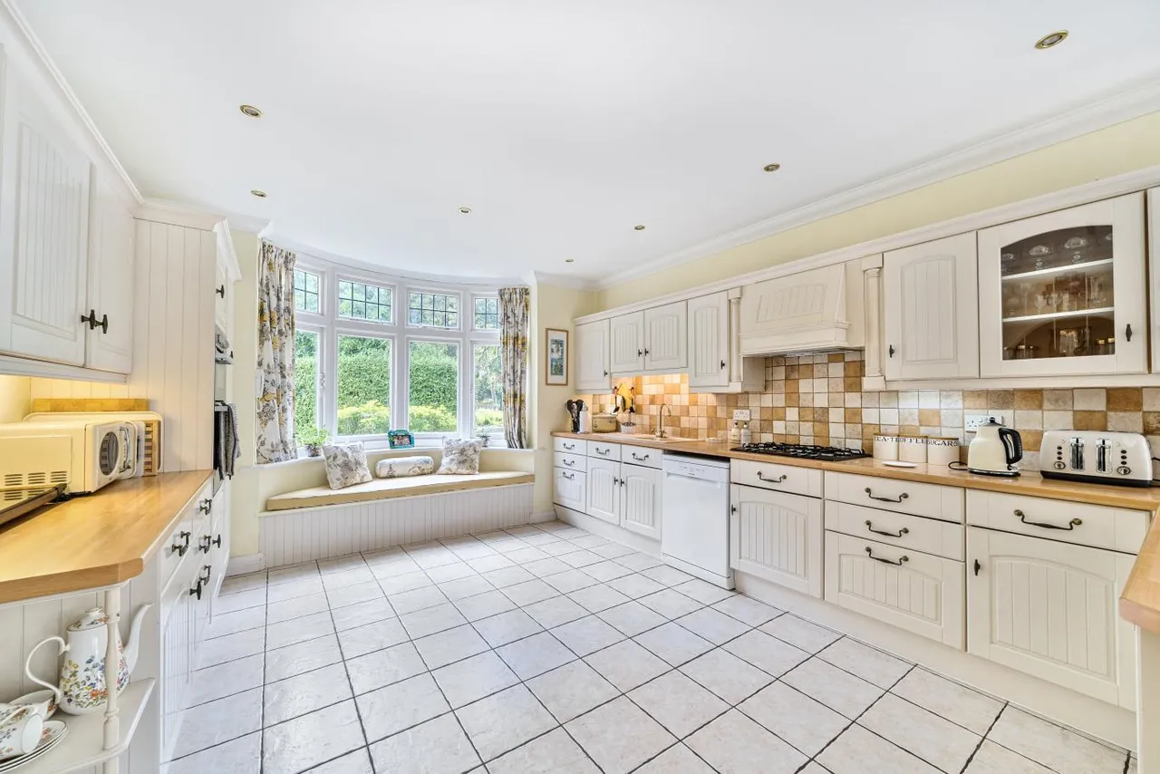 Talbot Avenue, BH3, photo 18