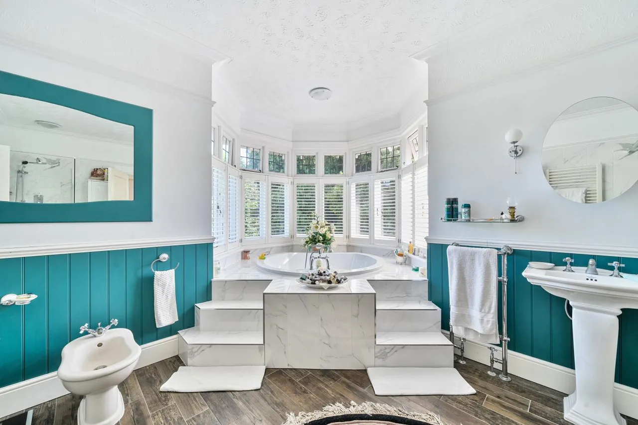 Talbot Avenue, BH3, photo 29