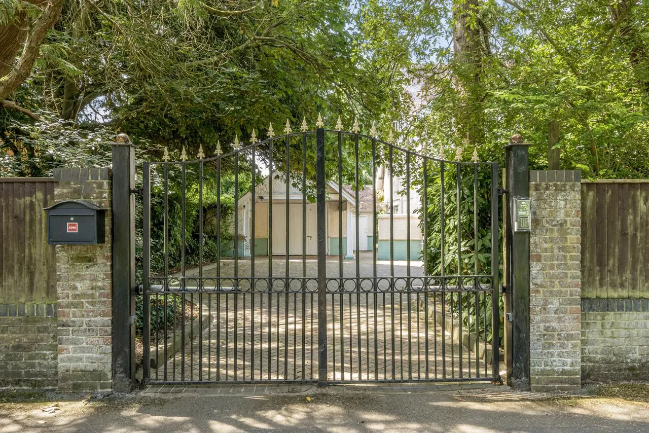 Talbot Avenue, BH3, photo 45