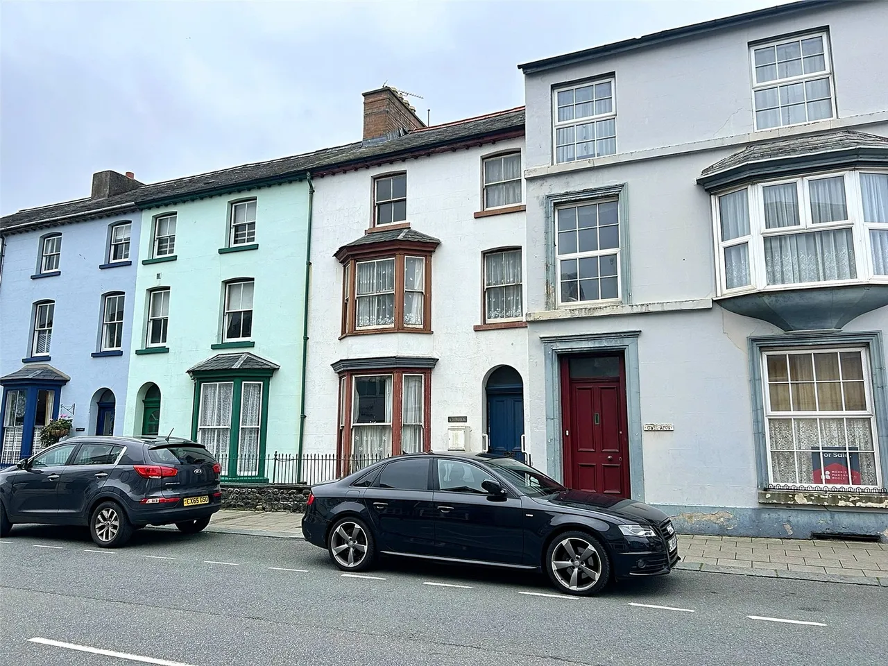 5 bed flat for sale, High Street, Tywyn