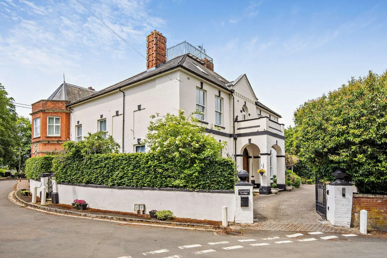 Church Street, Crondall, GU10, photo 27