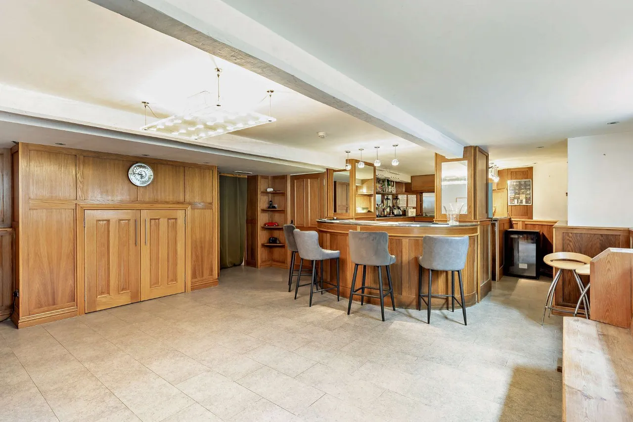 Church Street, Crondall, GU10, photo 15