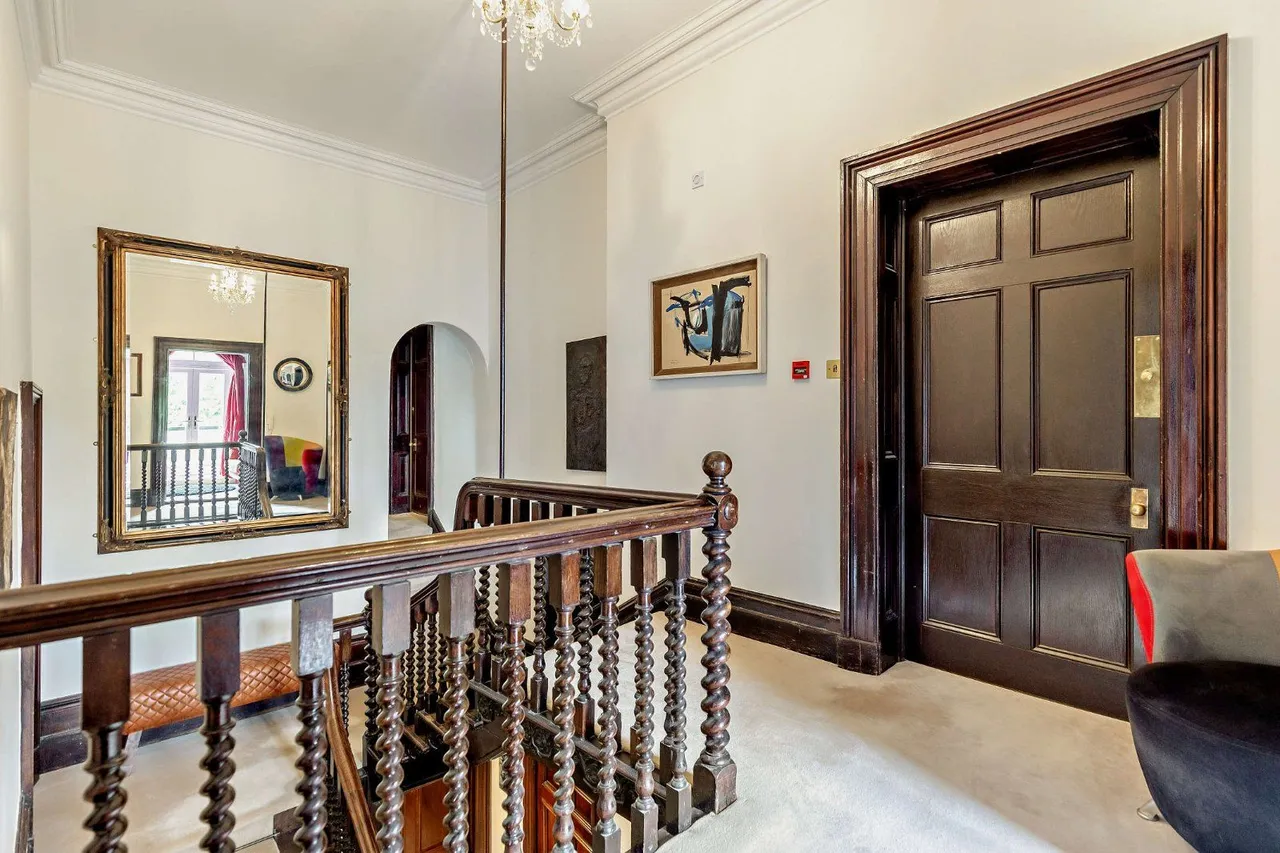 Church Street, Crondall, GU10, photo 18
