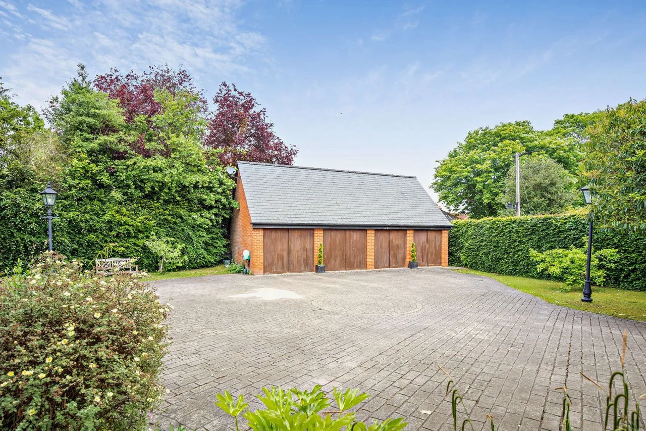 Church Street, Crondall, GU10, photo 25