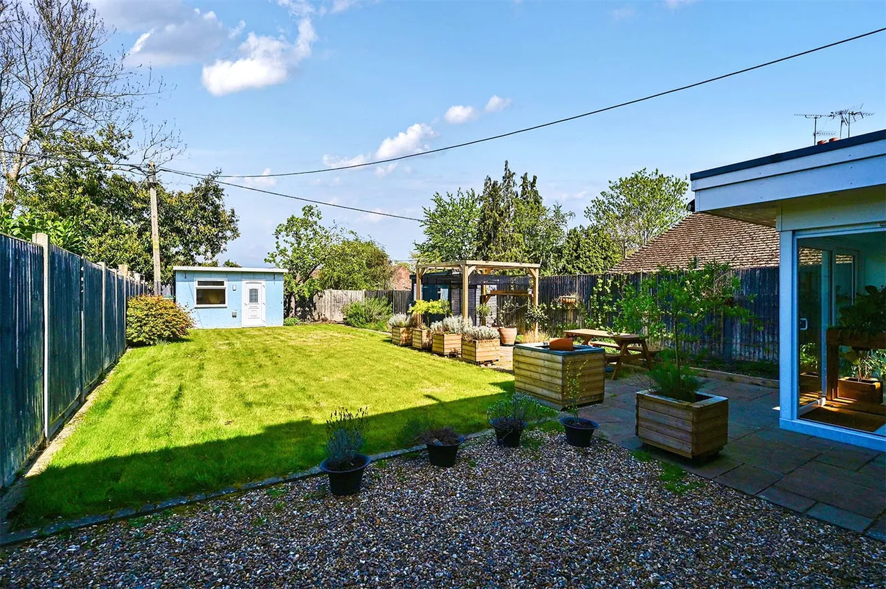 Somerville Crescent, Yateley, Hampshire, GU46 6XE, photo 9