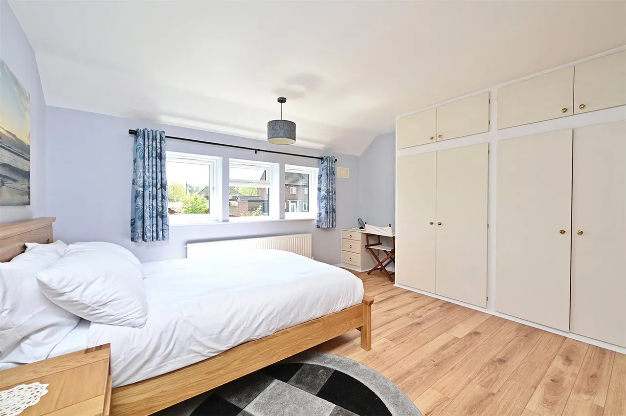 Somerville Crescent, Yateley, Hampshire, GU46 6XE, photo 5