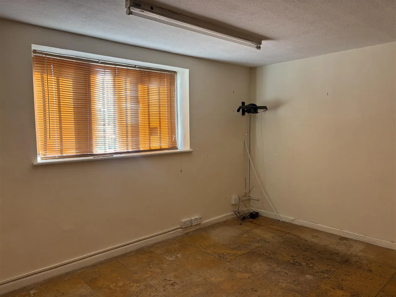 Unit 1, Worcester Road, Evesham, photo 10
