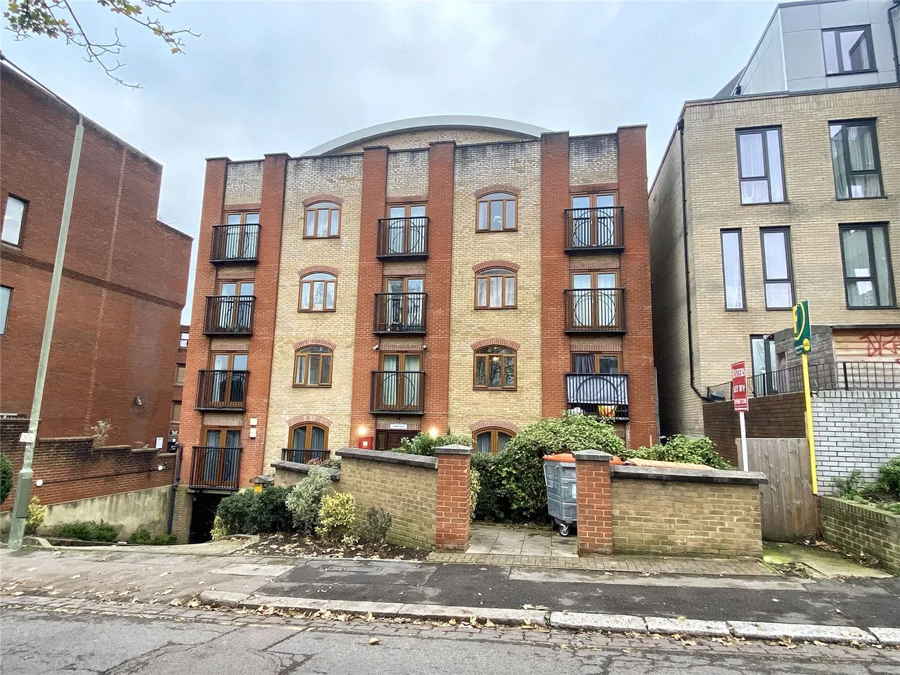 2 bed flat for sale — Approach Road, Barnet, EN4 8FG