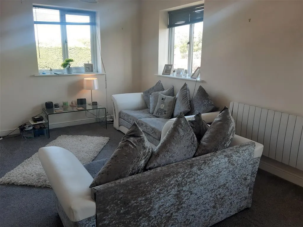 Beverley Road, Harworth, DN11, photo 3
