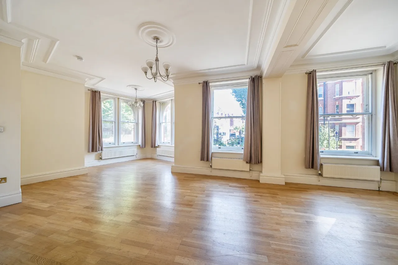 4 bed flat for sale, Finchley Road, London, NW3