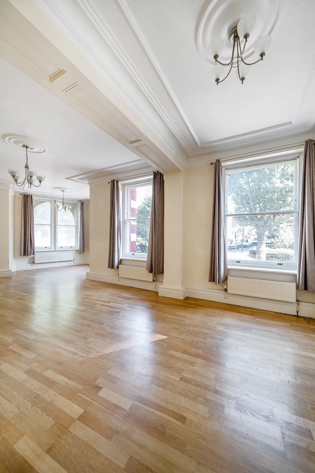 Finchley Road, London, NW3, photo 8