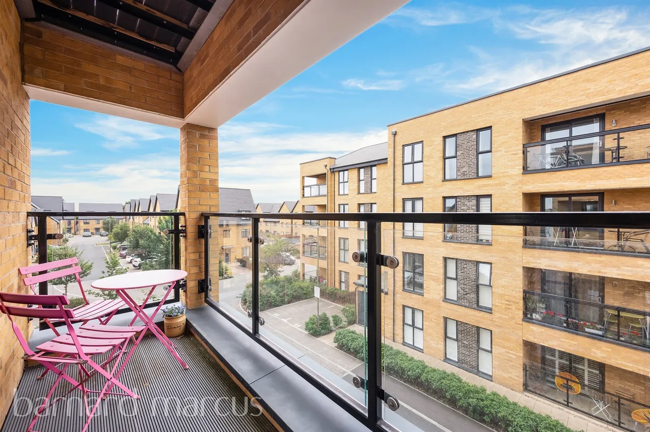Tala Close, SURBITON, photo 4