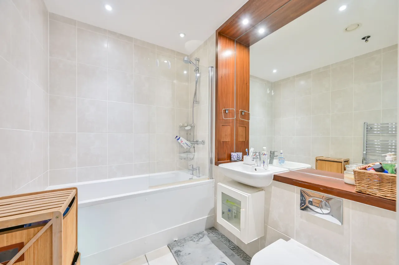 Flat 38, Venice House, Hatton Road, Wembley, photo 4
