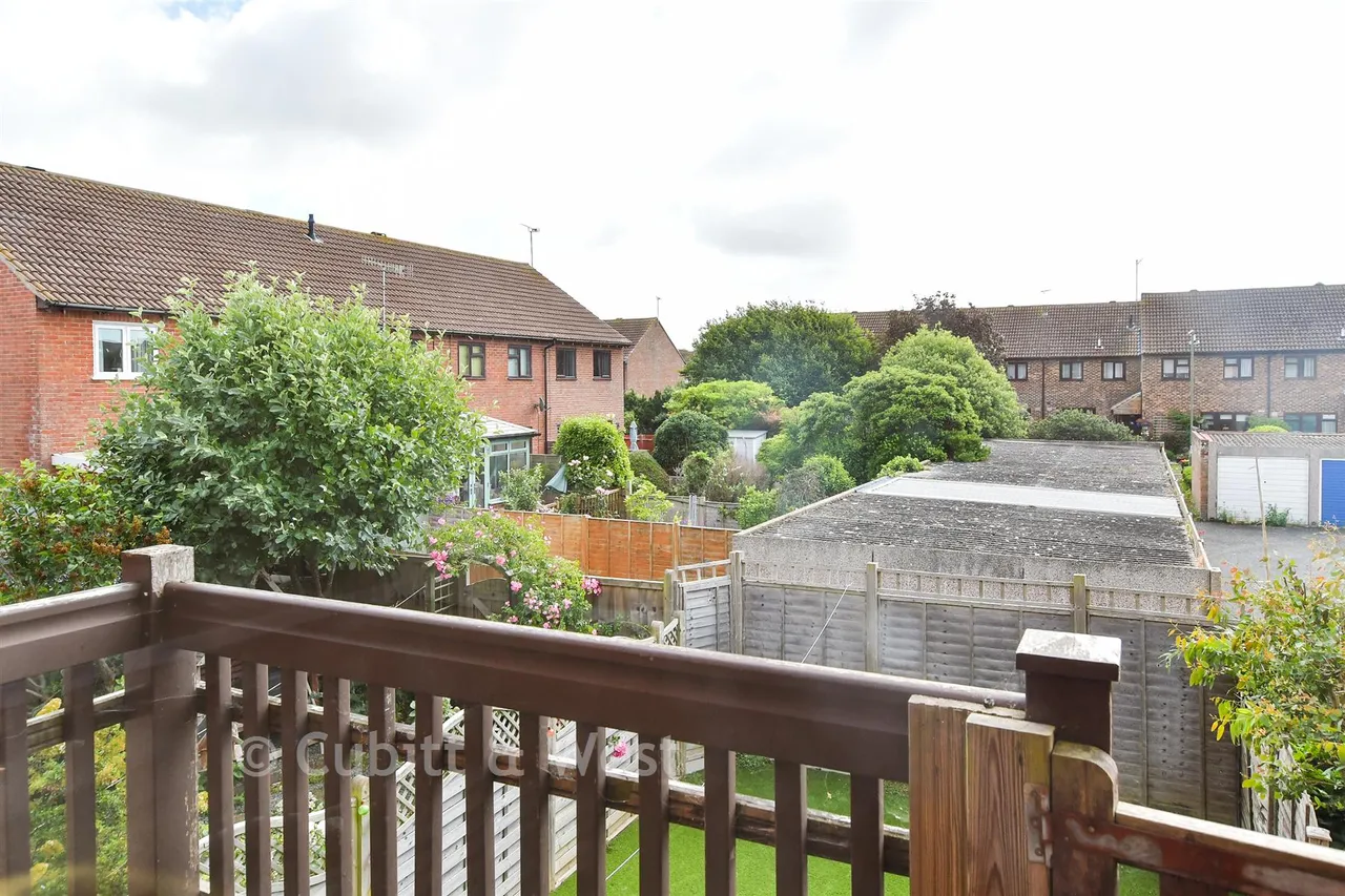 Dinsdale Gardens, Rustington, BN16, photo 8