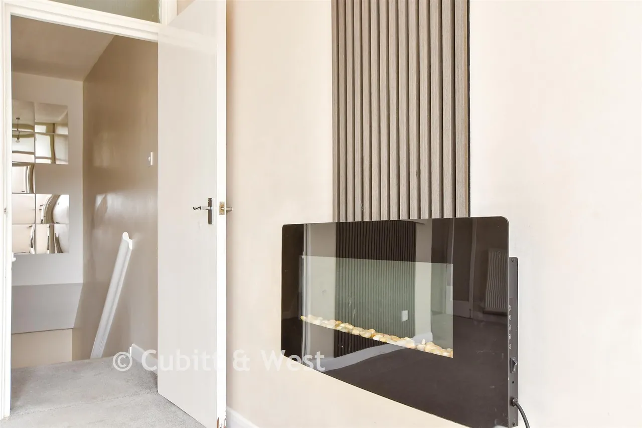 Dinsdale Gardens, Rustington, BN16, photo 5