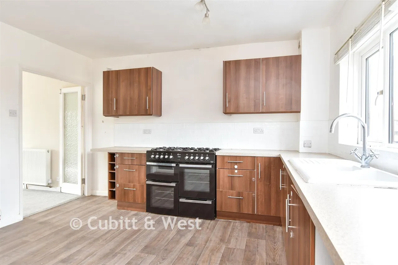 Dinsdale Gardens, Rustington, BN16, photo 4