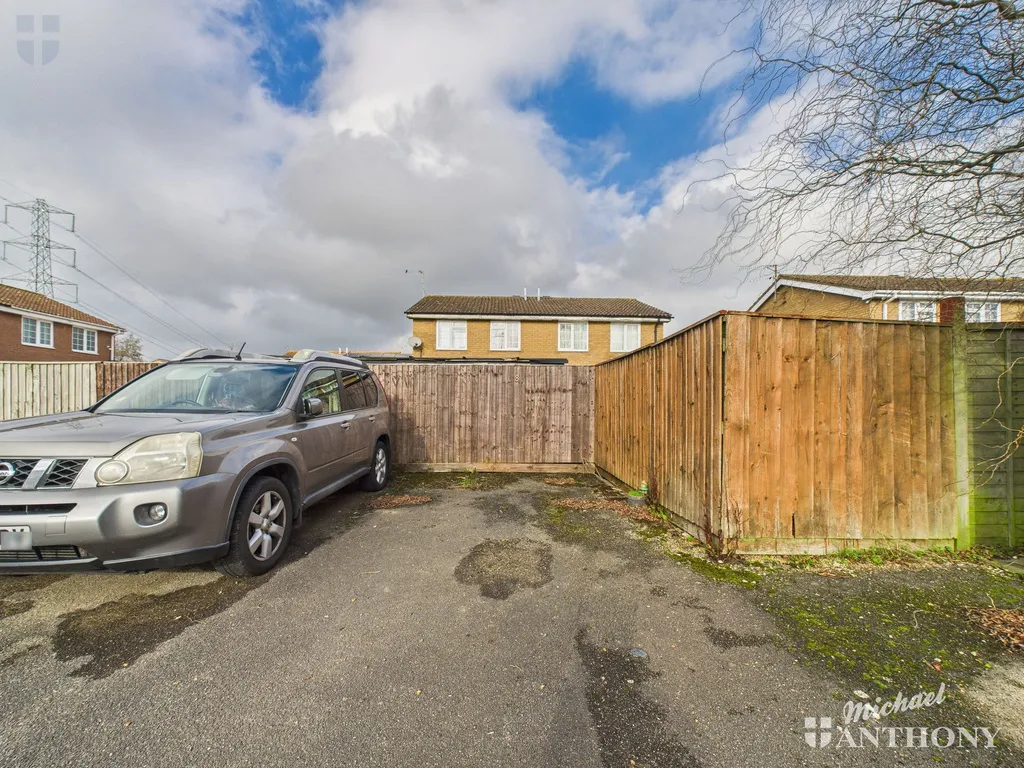 Crocus Drive, Aylesbury, HP21 8YT, photo 10