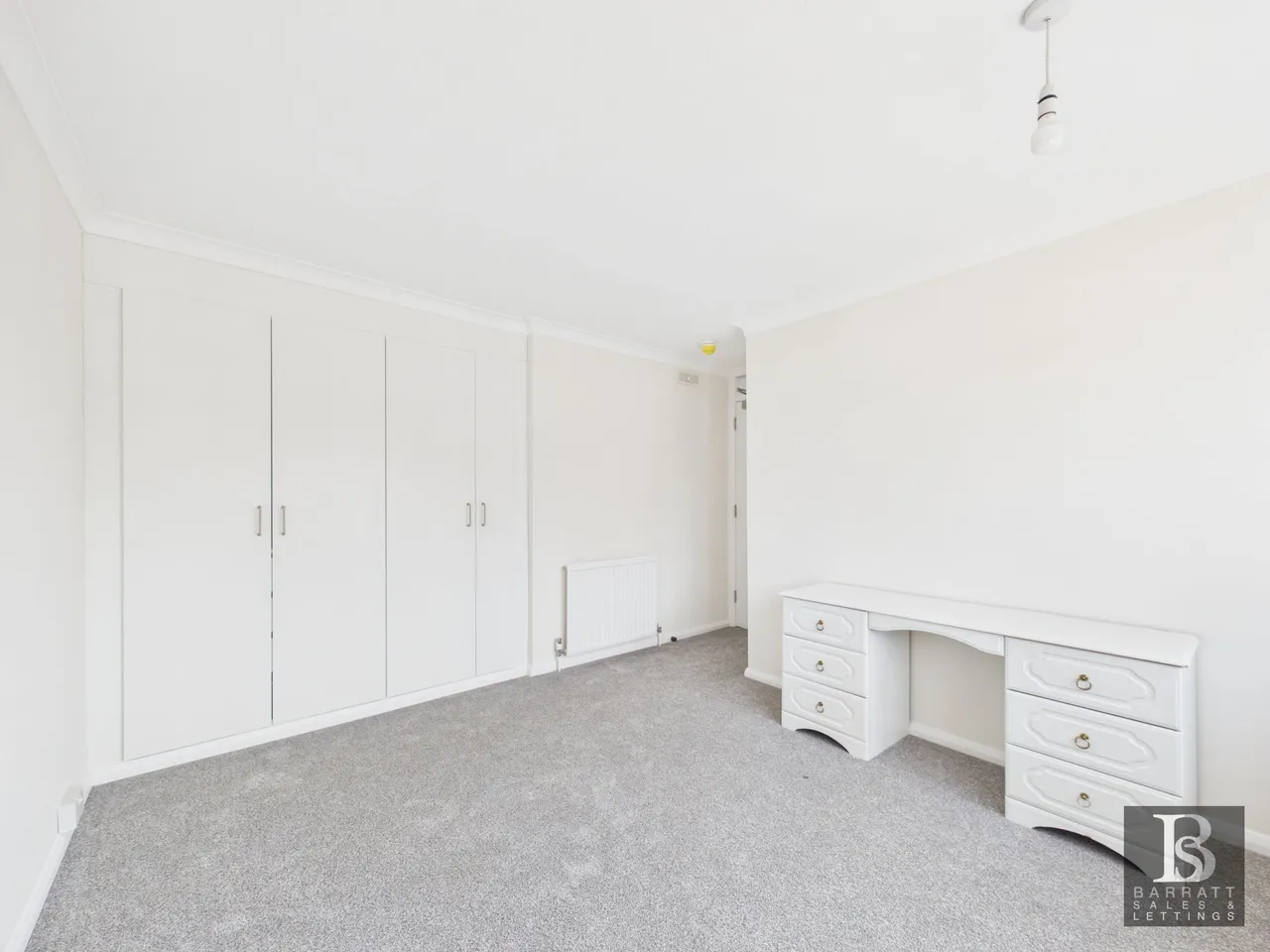 Stuart Close, Windsor, SL4, photo 18