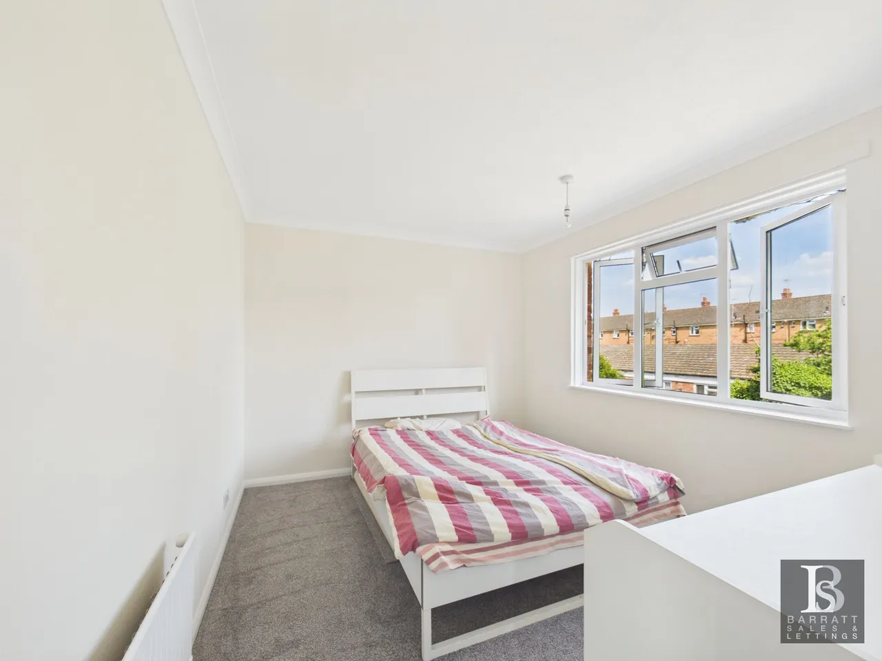 Stuart Close, Windsor, SL4, photo 15