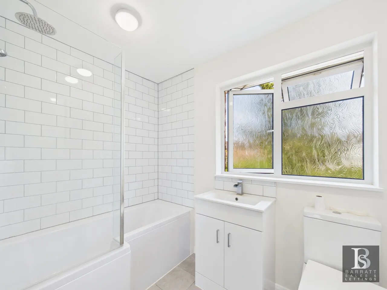 Stuart Close, Windsor, SL4, photo 14