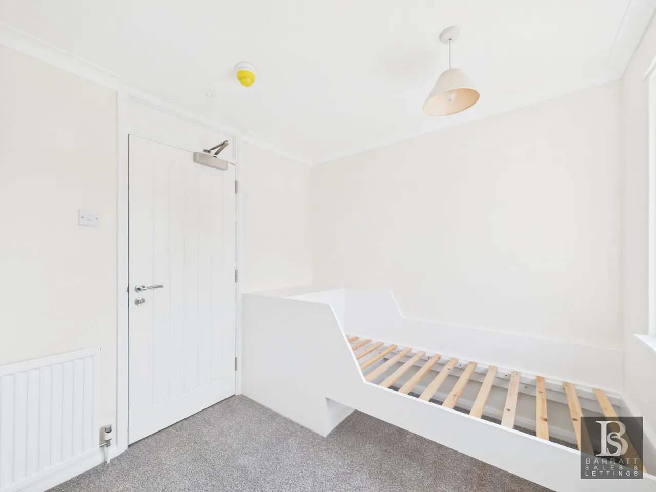 Stuart Close, Windsor, SL4, photo 20