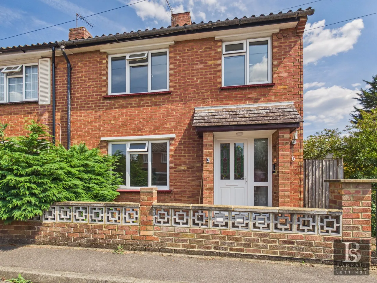 3 bed flat for sale, Stuart Close, Windsor, SL4