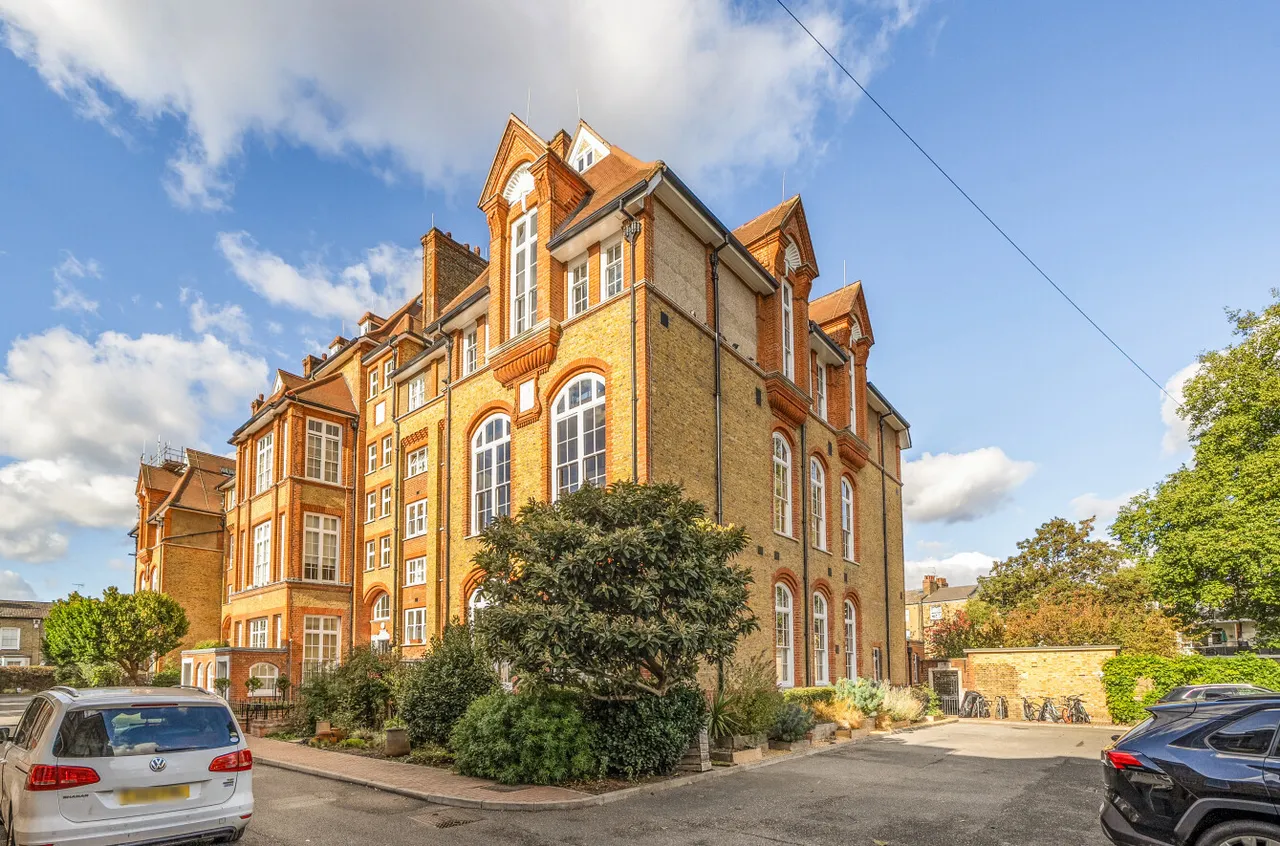 2 bed flat for sale, Lansdowne Drive, London, E8