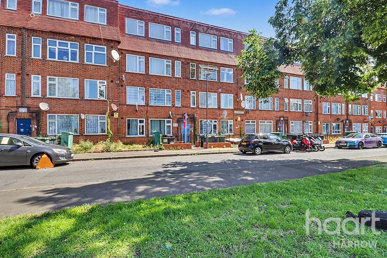 2 bed flat for sale, Honeypot Lane, Stanmore, HA7