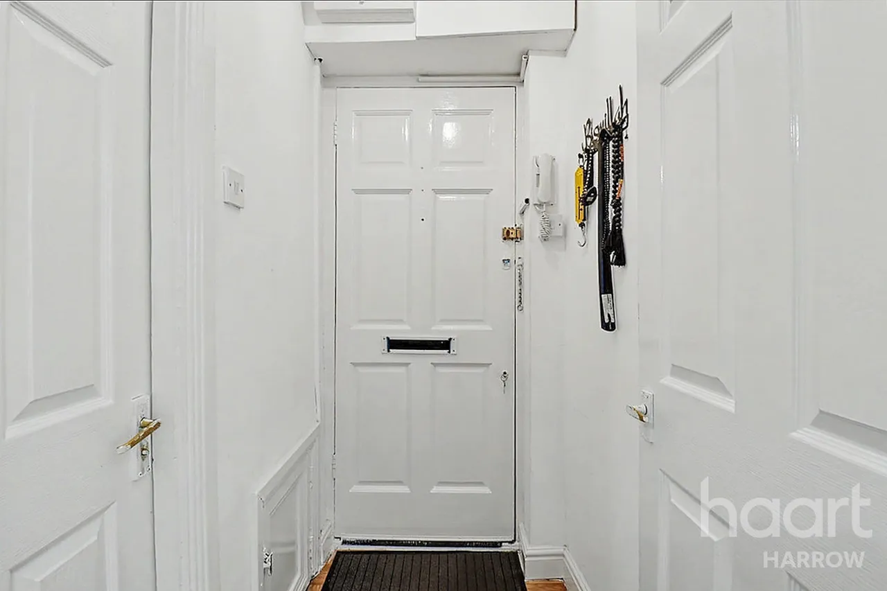 Honeypot Lane, Stanmore, HA7, photo 2