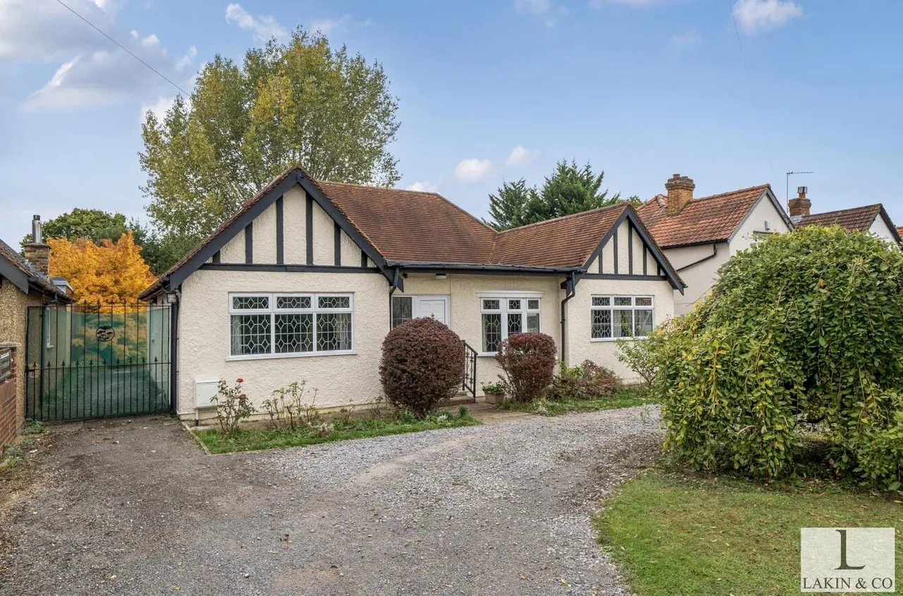5 bed house for sale — Hercies Road, Hillingdon, UB10 9NB