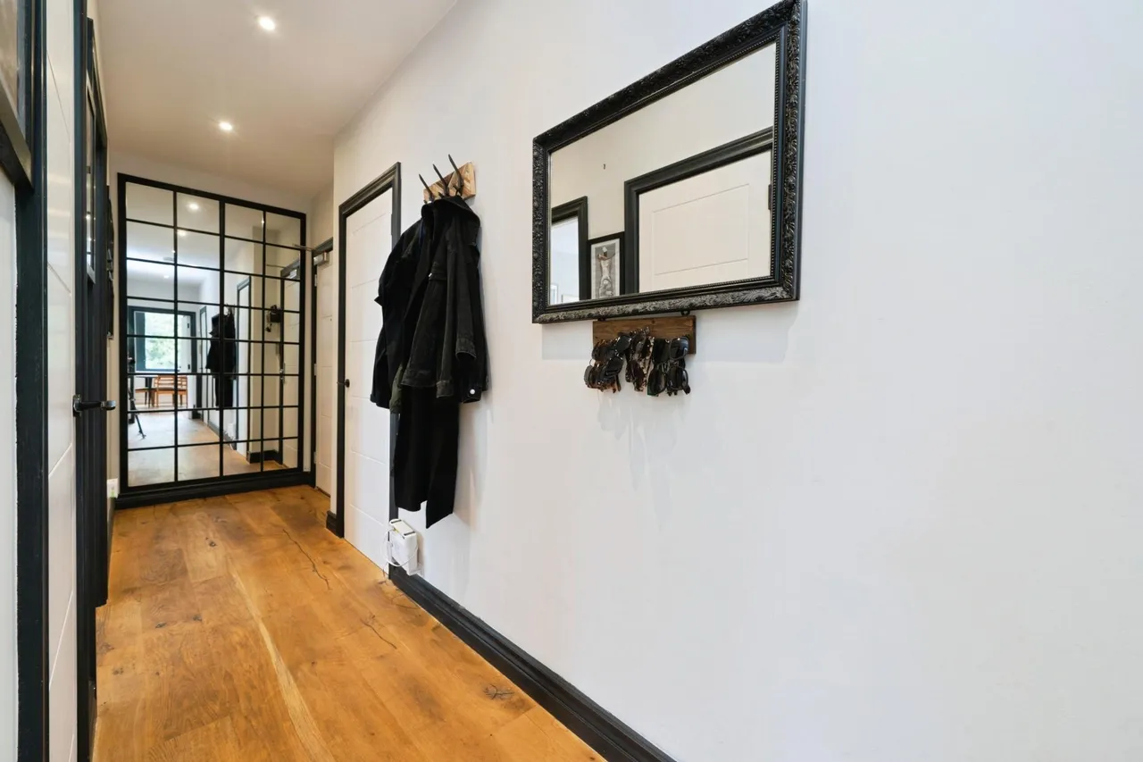 Littleworth Road, Esher, KT10, photo 15