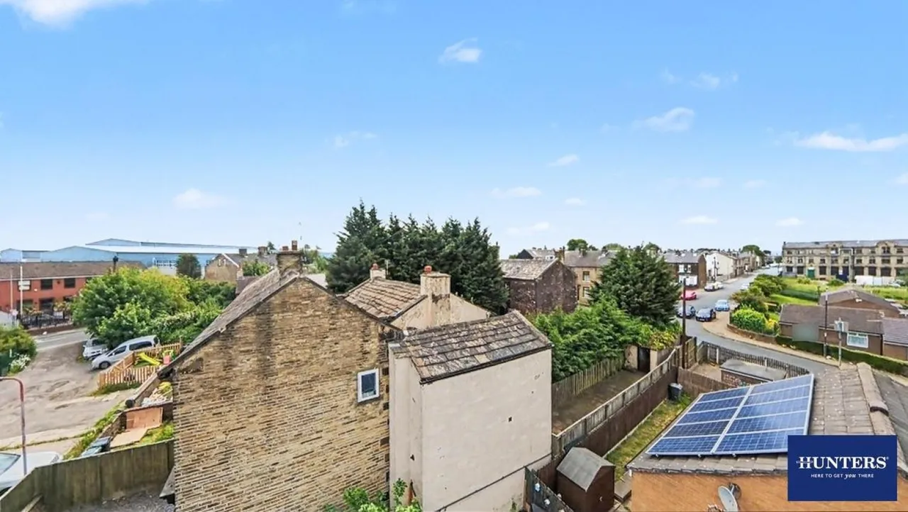 Holme Lane, Bradford, BD4, photo 17