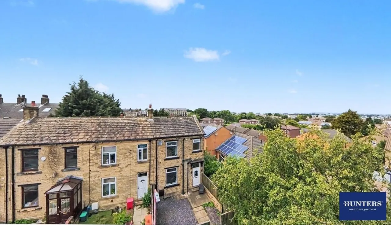 2 bed house for sale, Holme Lane, Bradford, BD4