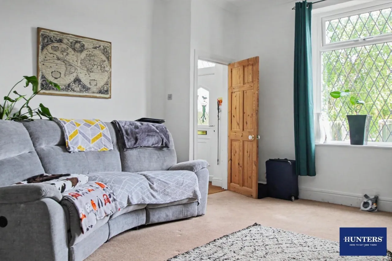 Holme Lane, Bradford, BD4, photo 4