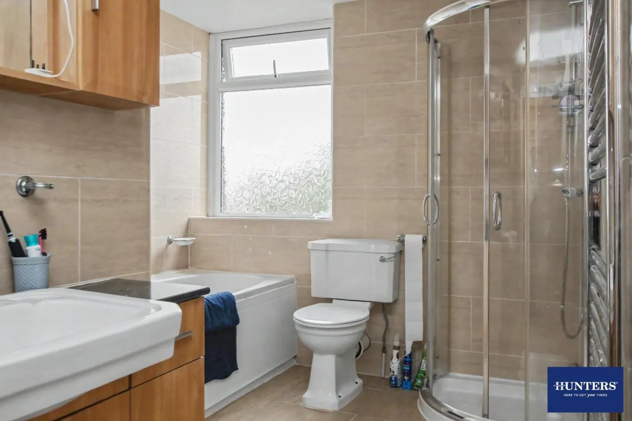 Holme Lane, Bradford, BD4, photo 12